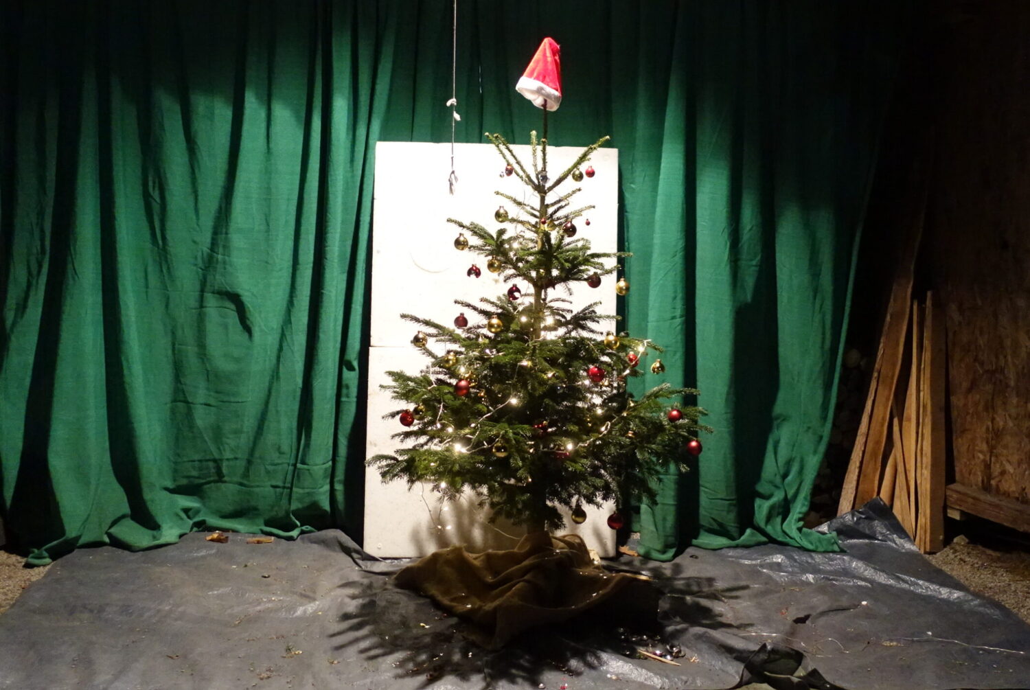 Weihnachtsbaum Kugeln schießen