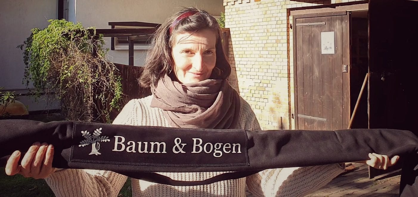 Clara beim Bogenbau in Burg