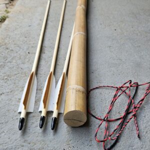 Rattanrohling/ Bogensehne/ 3 Pfeile